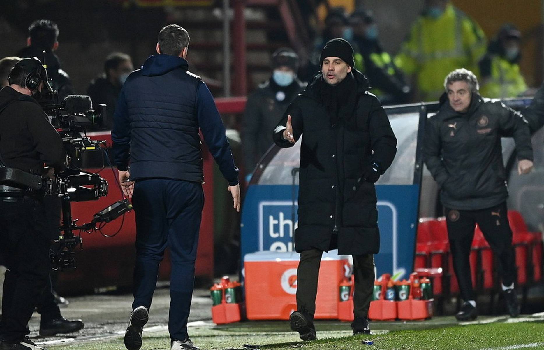 与球员之间 与球员之间