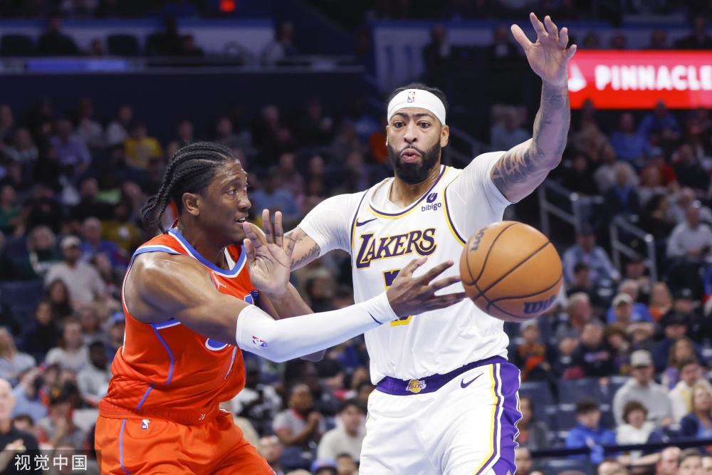 她的表现惊 她的表现惊