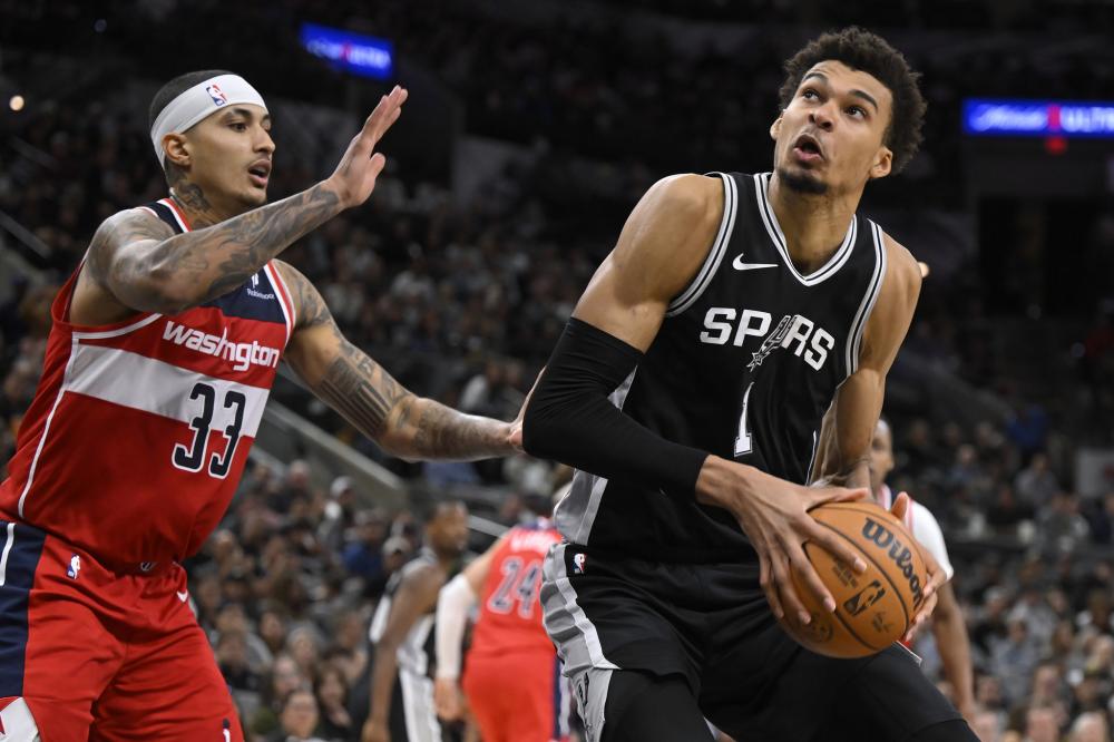 他的到来提 他的到来提