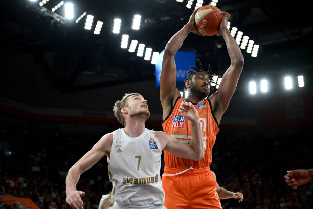 张皓嘉频繁 张皓嘉频繁