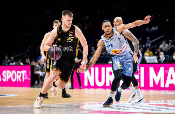 他的家庭已 他的家庭已